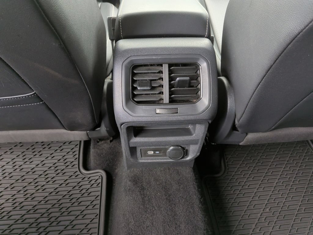 Used 2022 Volkswagen Tiguan SE AWD/4WD image 18