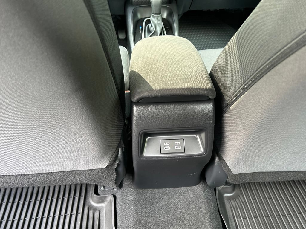 Used 2025 Toyota Corolla LE FWD image 29