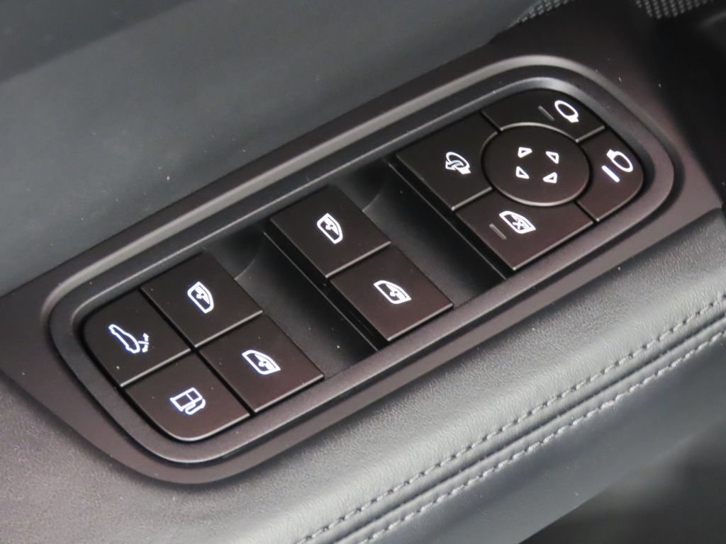 Certified 2026 Porsche Cayenne S AWD/4WD image 38