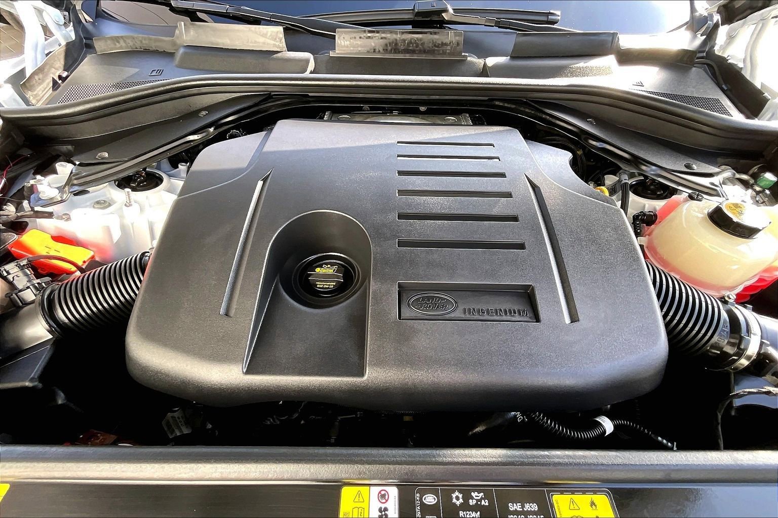 Used 2025 Land Rover Range Rover Long Wheelbase SE image 9