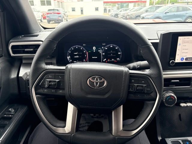 Used 2025 Toyota Tacoma TRD Sport AWD/4WD image 9
