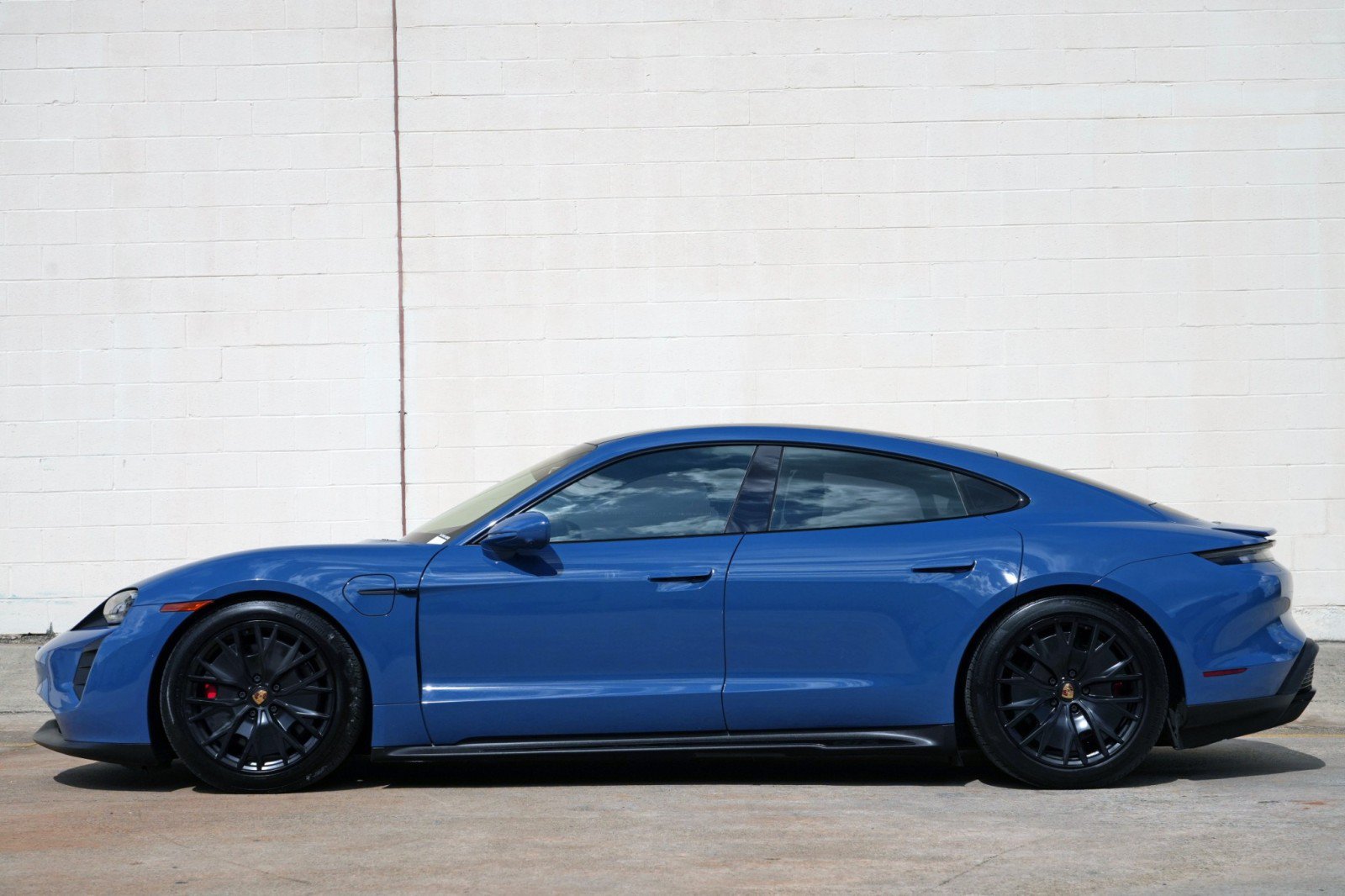 Used 2023 Porsche Taycan GTS AWD/4WD image 9