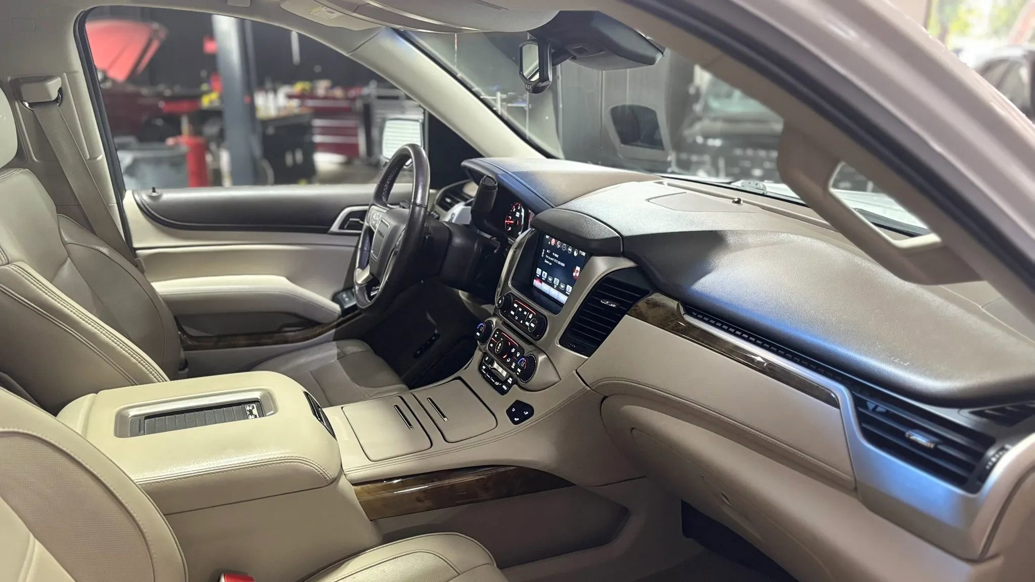 Used 2016 GMC Yukon Denali w/ Open Road Package image 13