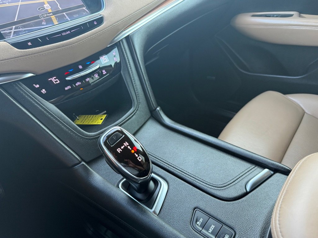 Used 2018 Cadillac XT5 Platinum image 39