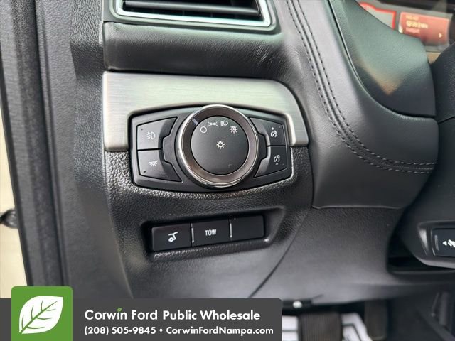 Used 2018 Ford Explorer Platinum image 14