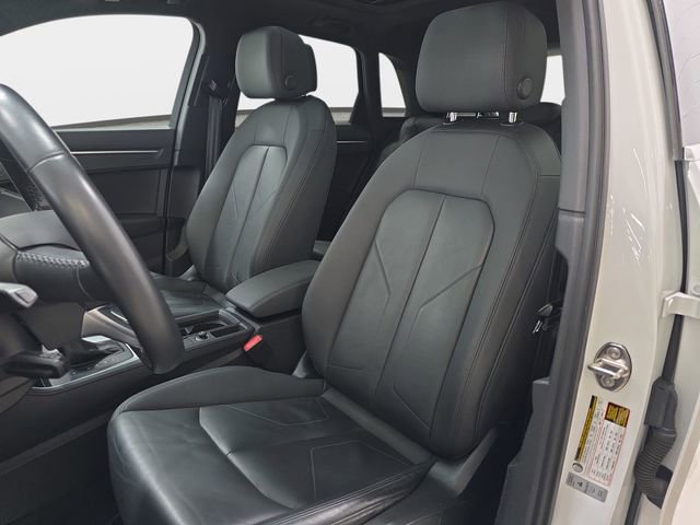 Used 2020 Audi Q3 2.0T Premium w/ Convenience Package AWD/4WD image 14