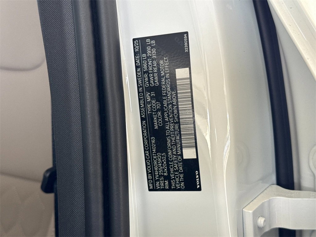 New 2026 Volvo XC60 T8 Plus w/ Protection Package Premier image 28