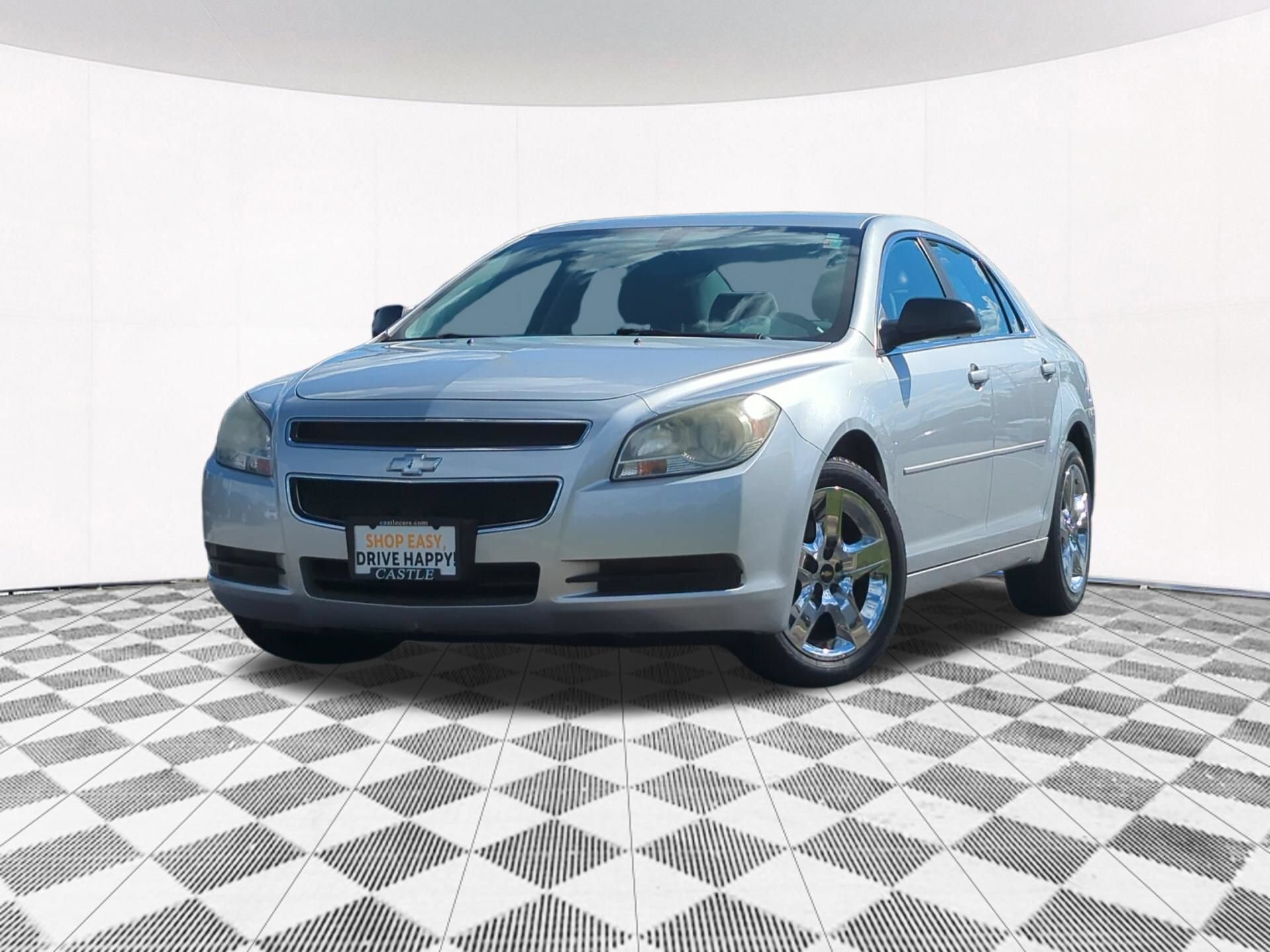 Used 2010 Chevrolet Malibu LS FWD image 2