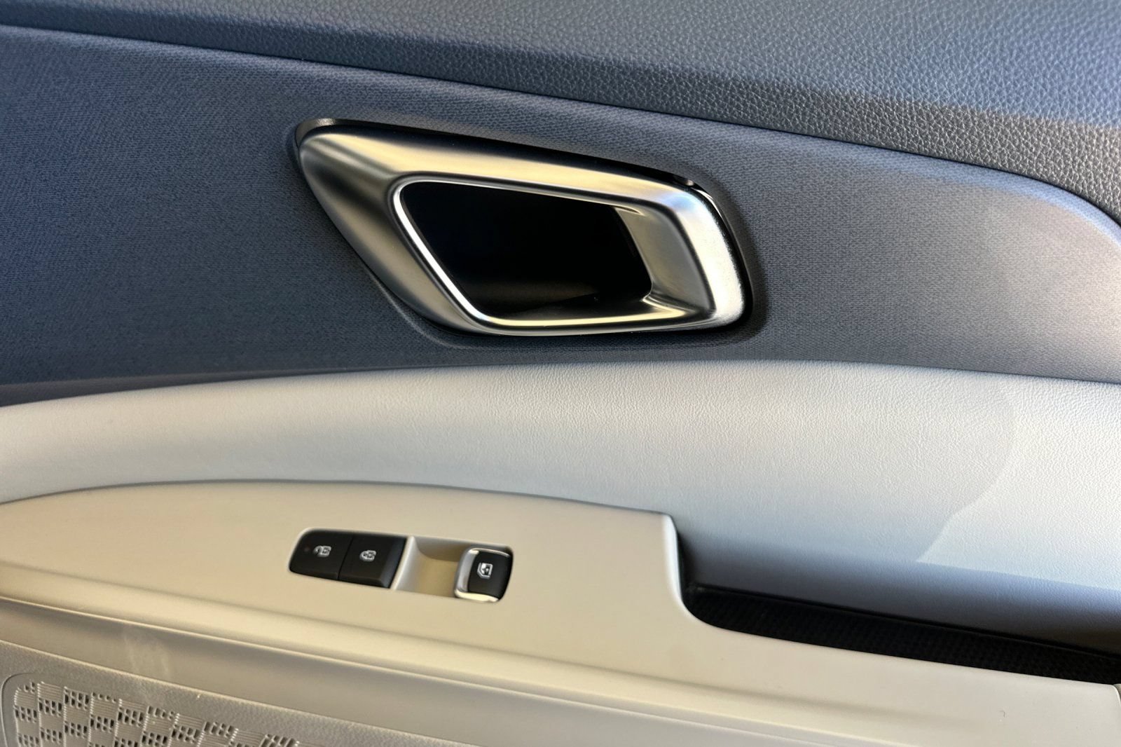 Certified 2025 Kia Carnival SX FWD image 20