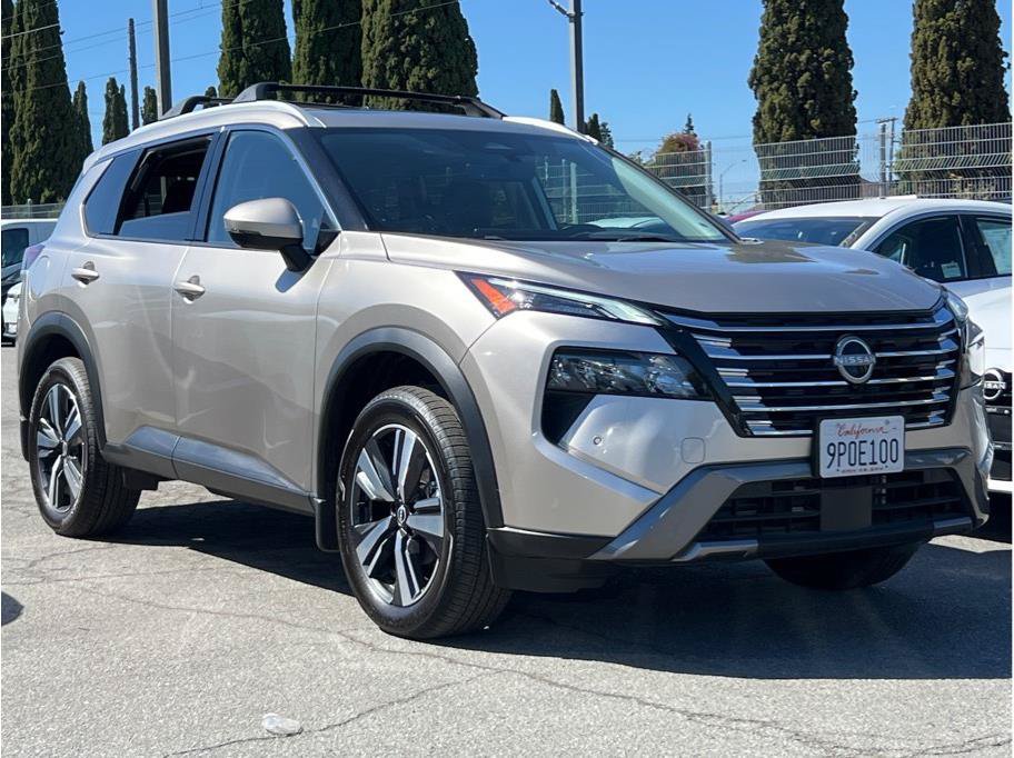 Used 2024 Nissan Rogue SL w/ SL Premium Package AWD/4WD image 3