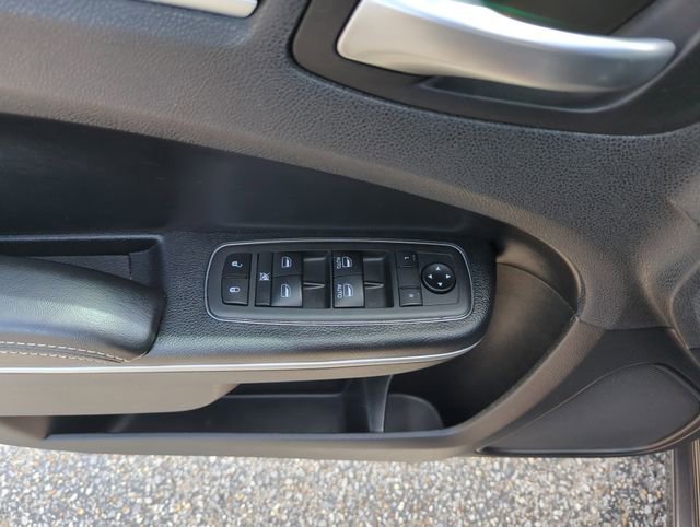 Used 2019 Chrysler 300 S RWD image 18