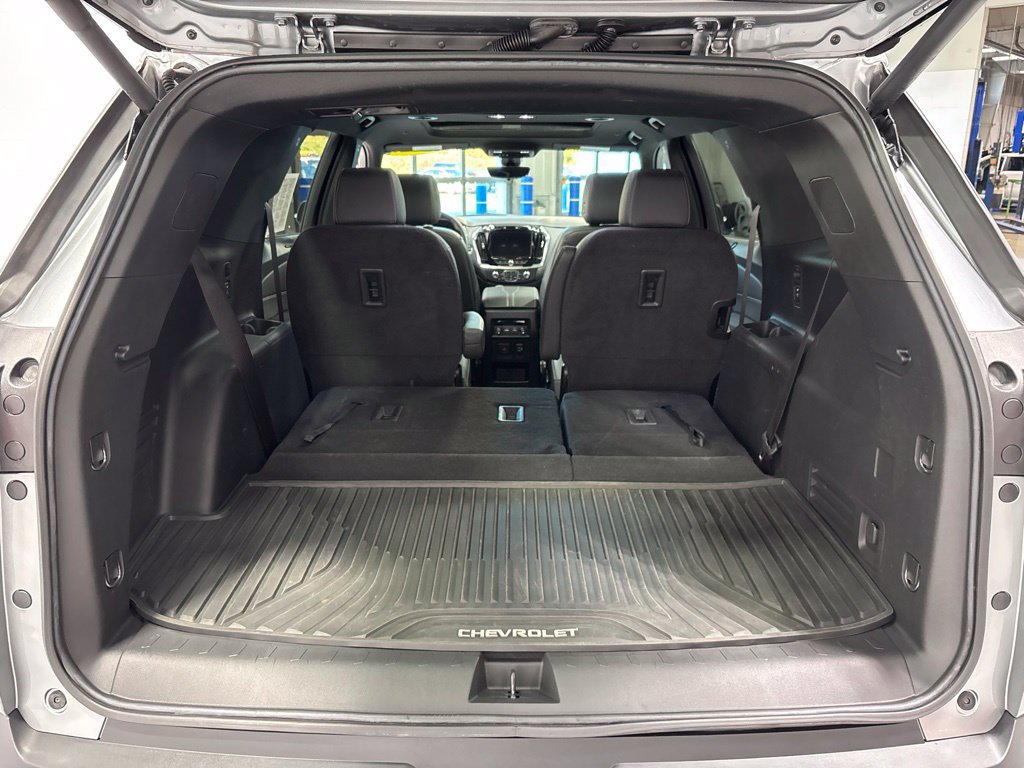 Used 2023 Chevrolet Traverse LT w/ LT Premium Package AWD/4WD image 53