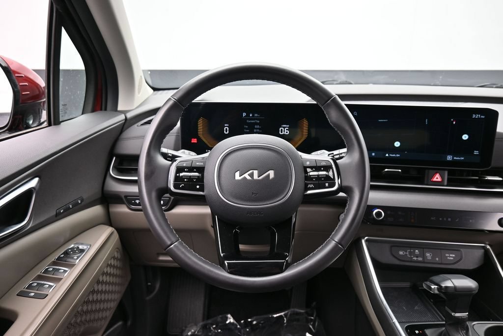 Used 2025 Kia Carnival EX FWD image 30