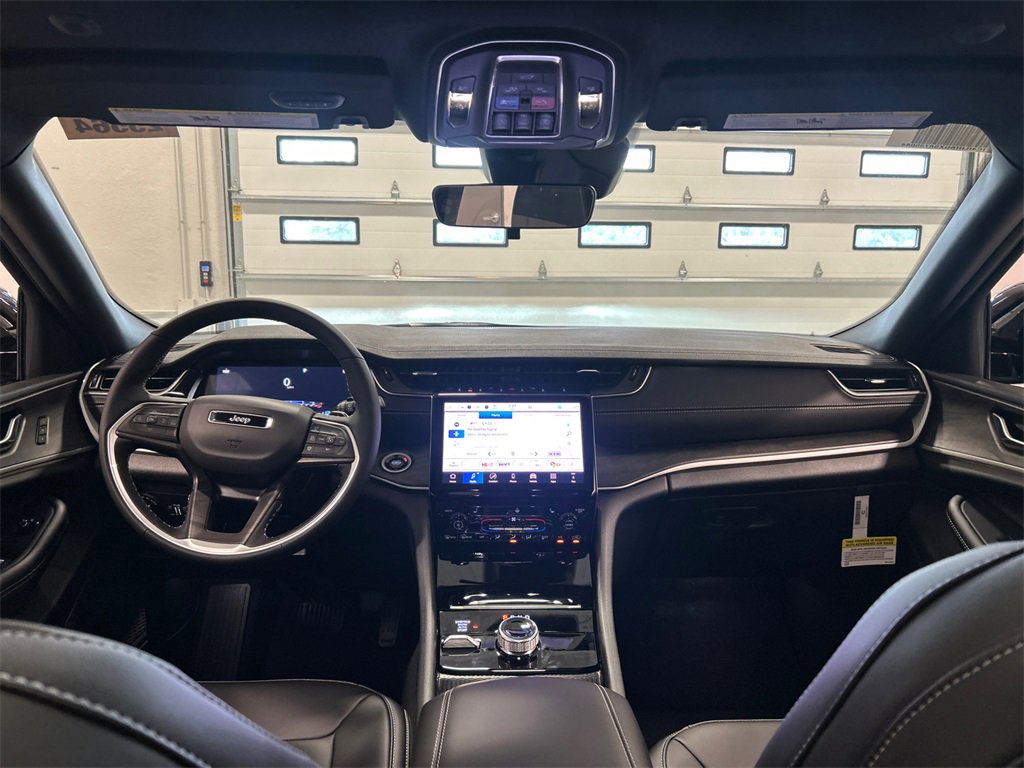 New 2025 Jeep Grand Cherokee Limited image 29