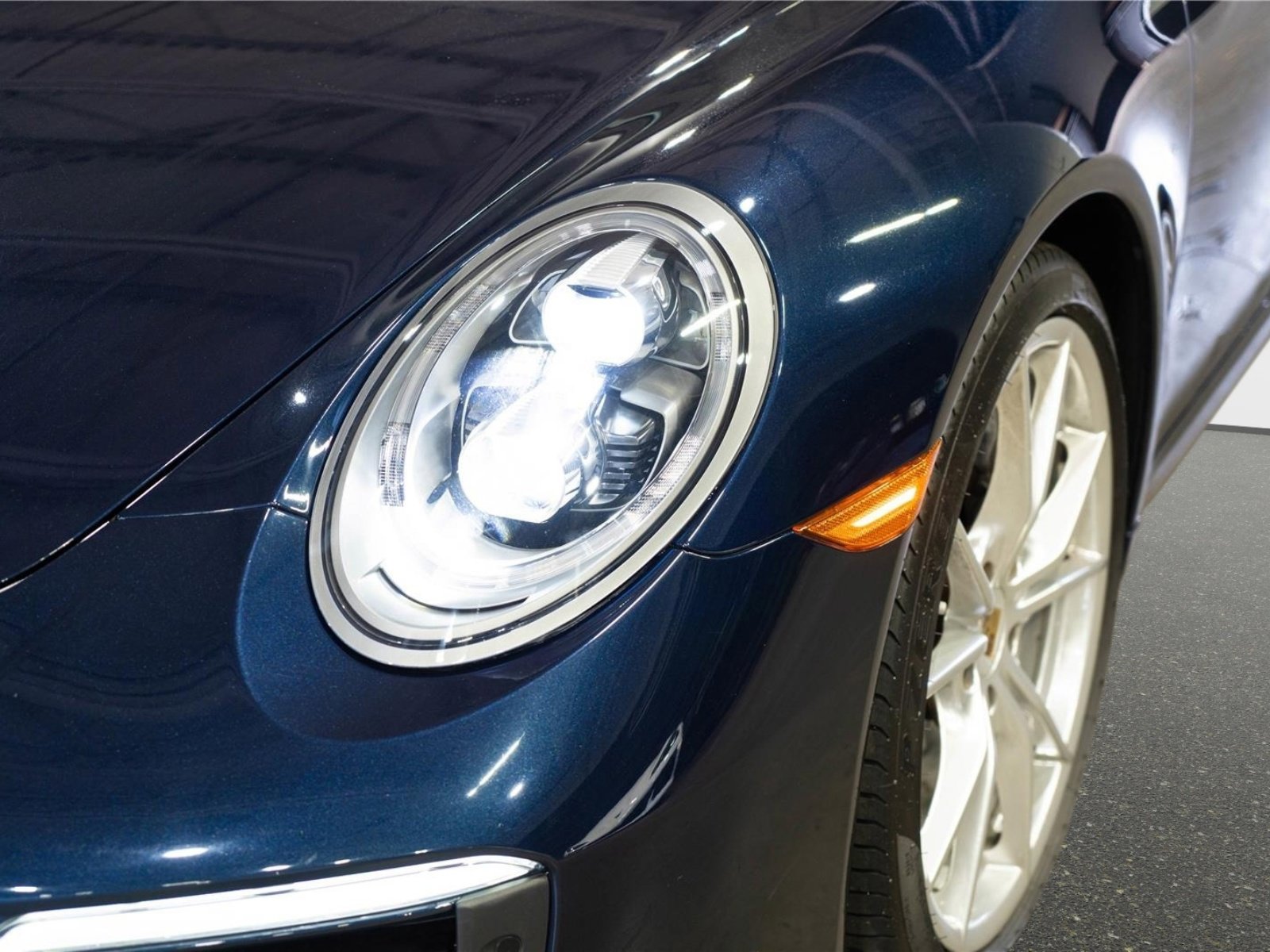 Used 2019 Porsche 911 Carrera image 57