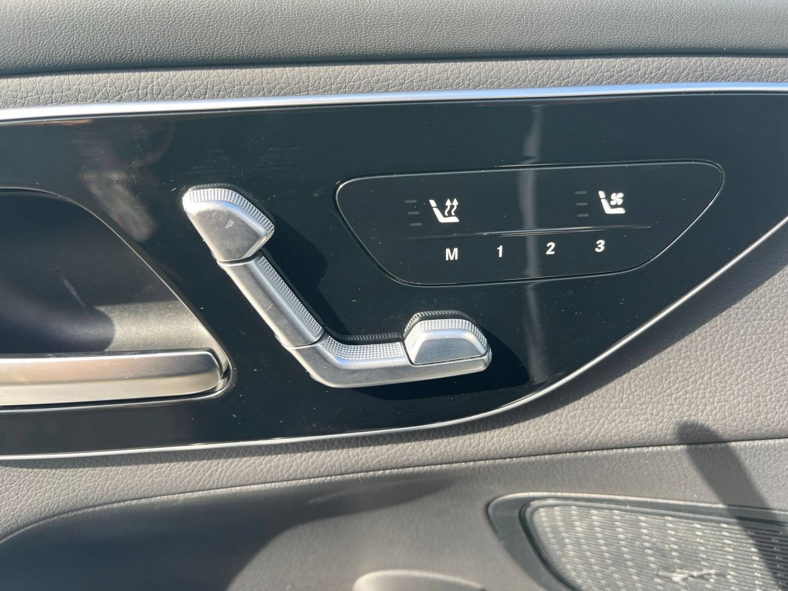 Used 2024 Mercedes-Benz GLC 300 image 18