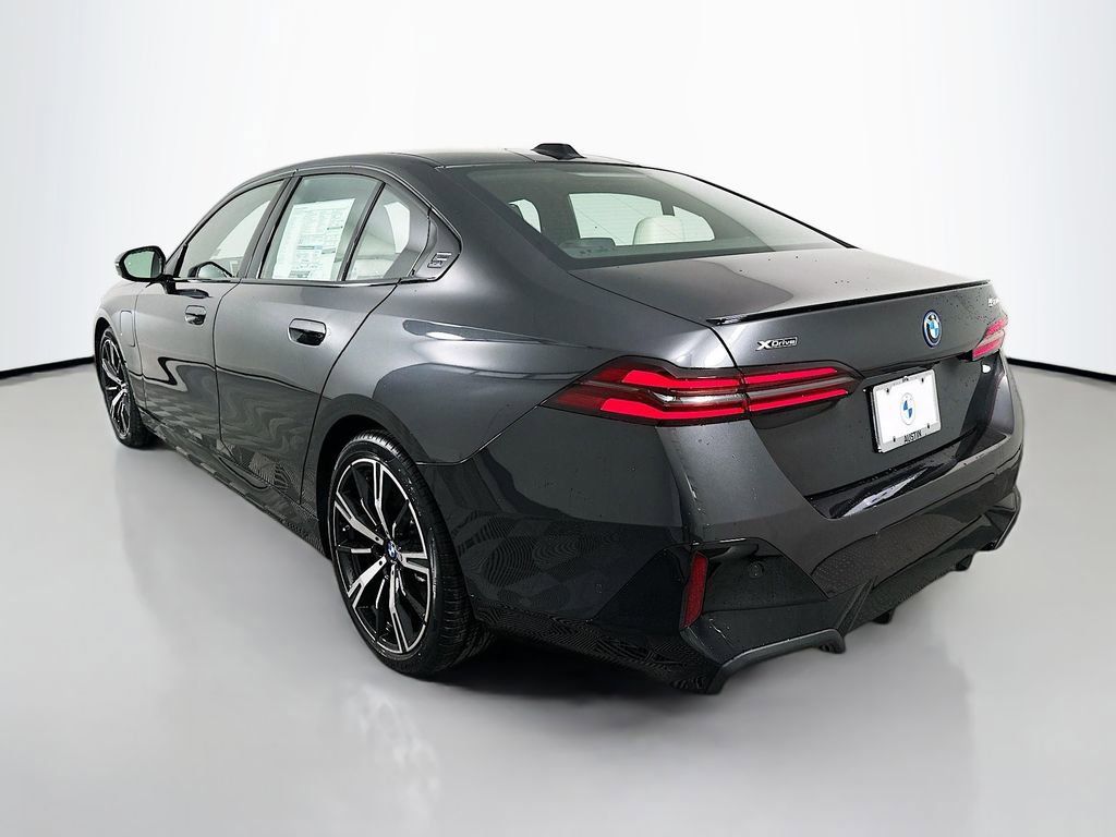 Used 2026 BMW 550e xDrive AWD/4WD image 7