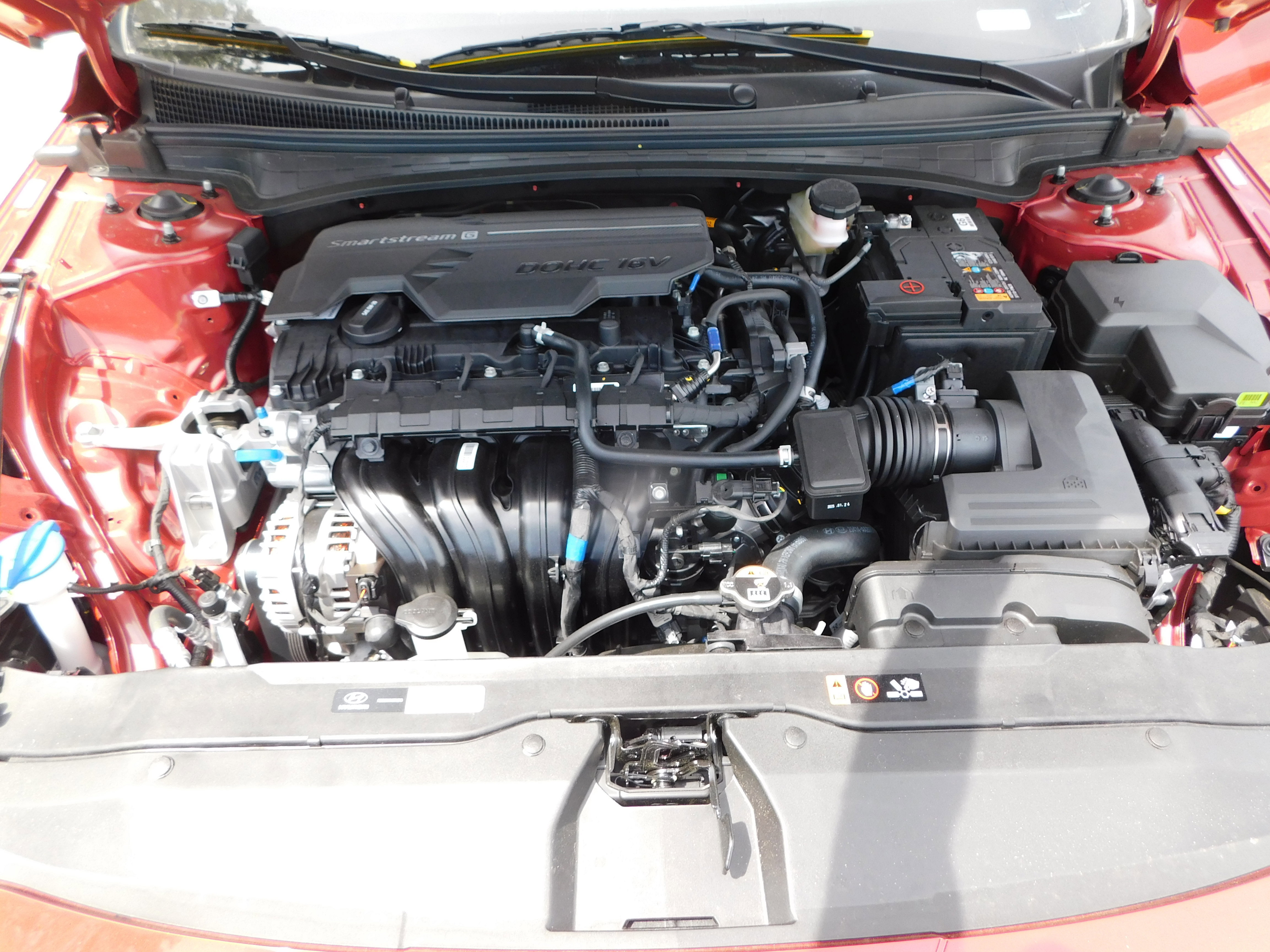 Certified 2025 Hyundai Elantra Sport image 12