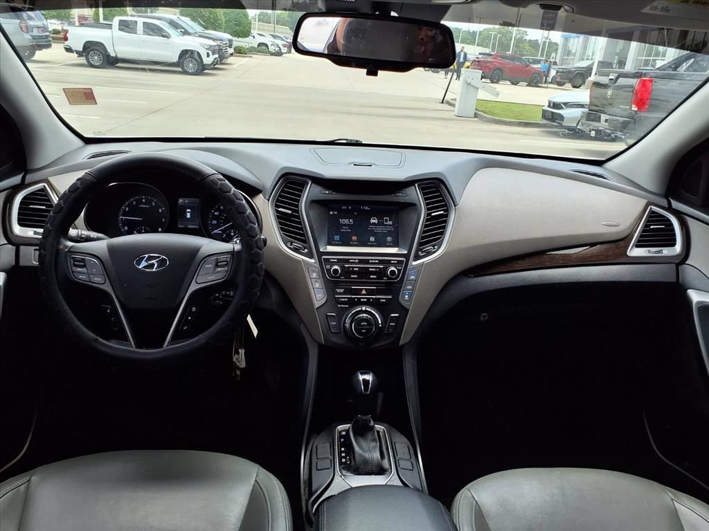 Used 2017 Hyundai Santa Fe SE FWD image 11