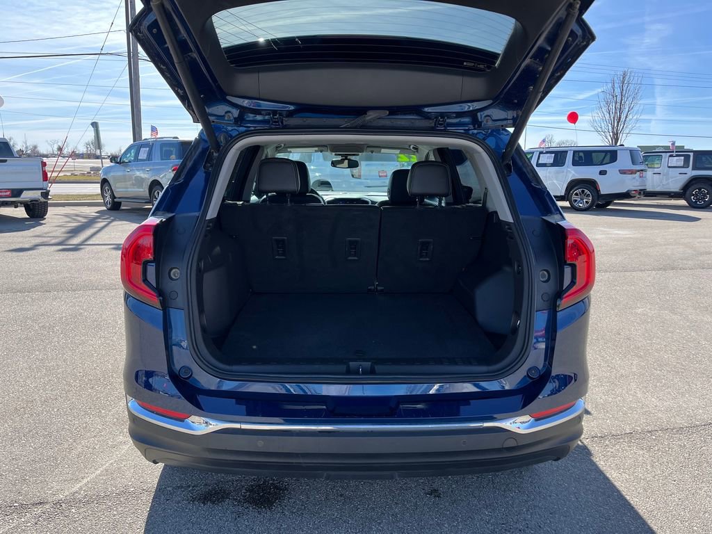 Used 2022 GMC Terrain SLT image 28