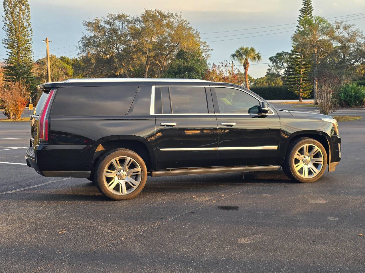 Used 2015 Cadillac Escalade ESV Premium image 6
