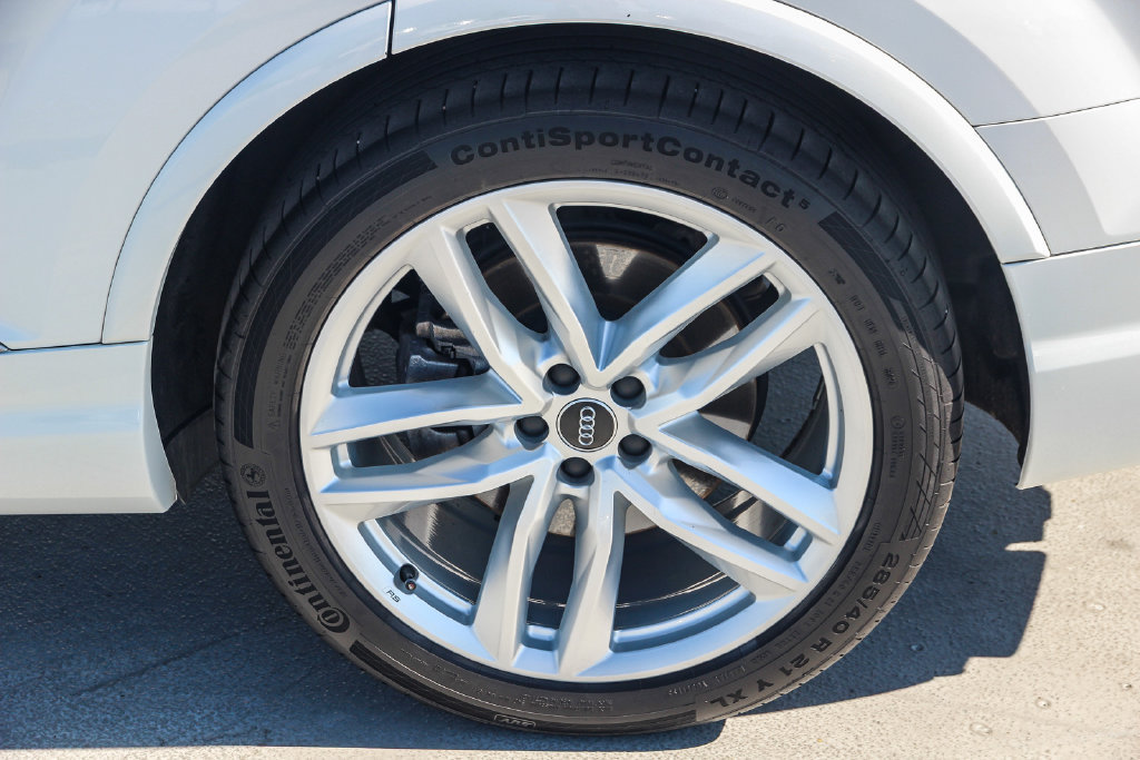 Used 2017 Audi Q7 3.0T Prestige w/ Prestige Package AWD/4WD image 11