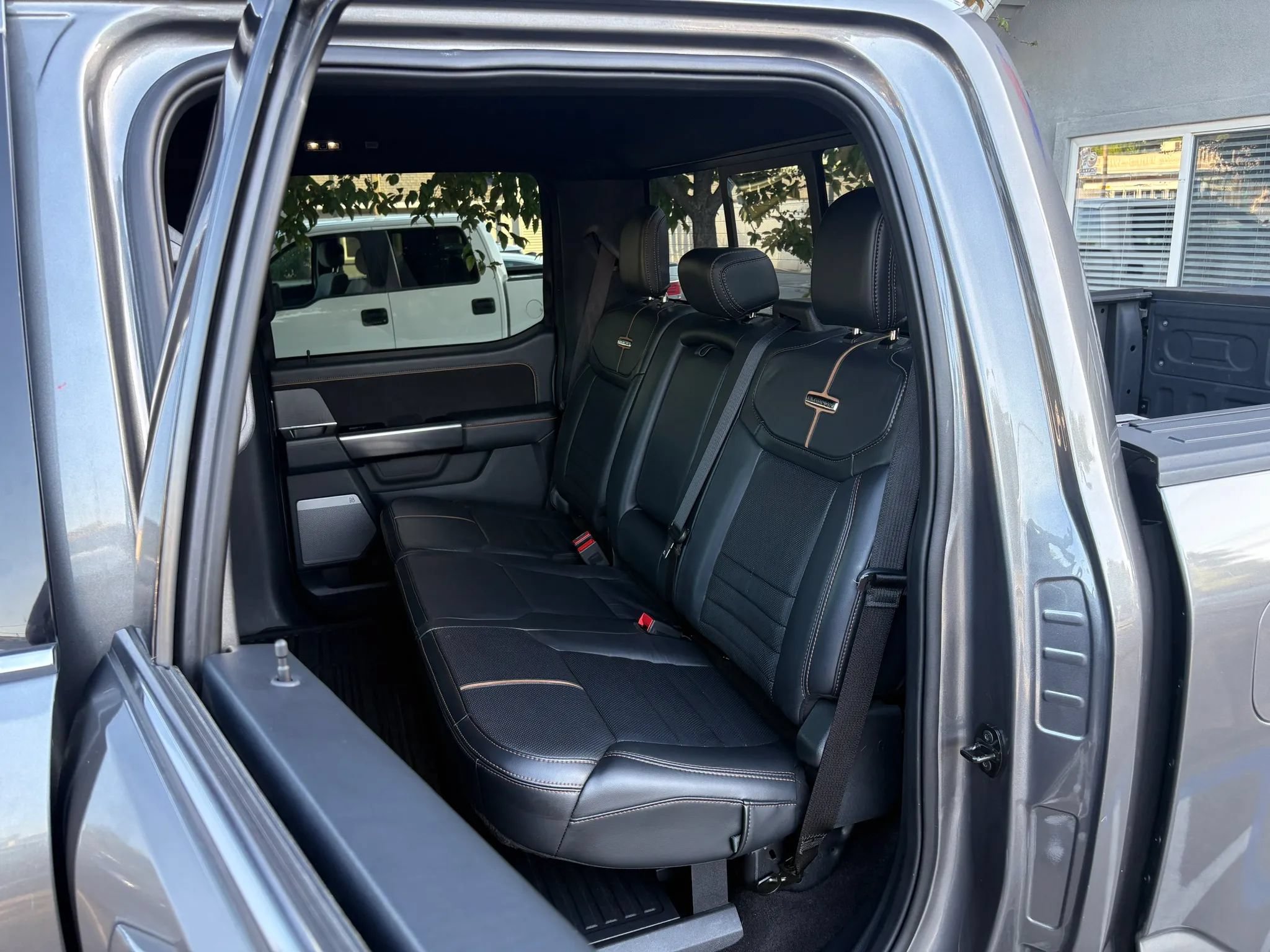 Used 2022 Ford F150 Platinum w/ FX4 Off-Road Package AWD/4WD image 12