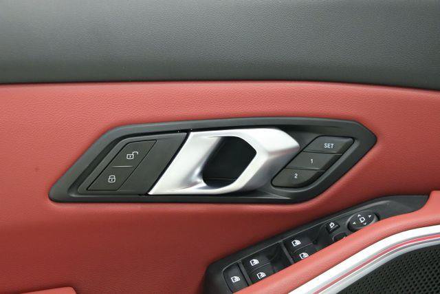 Used 2025 BMW 330i Sedan w/ M Sport Package RWD image 39