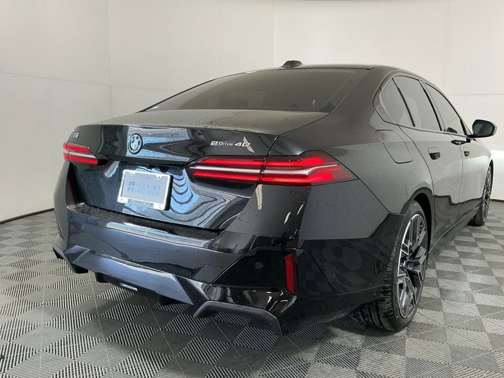New 2026 BMW i5 eDrive40 w/ M Sport Package RWD image 5