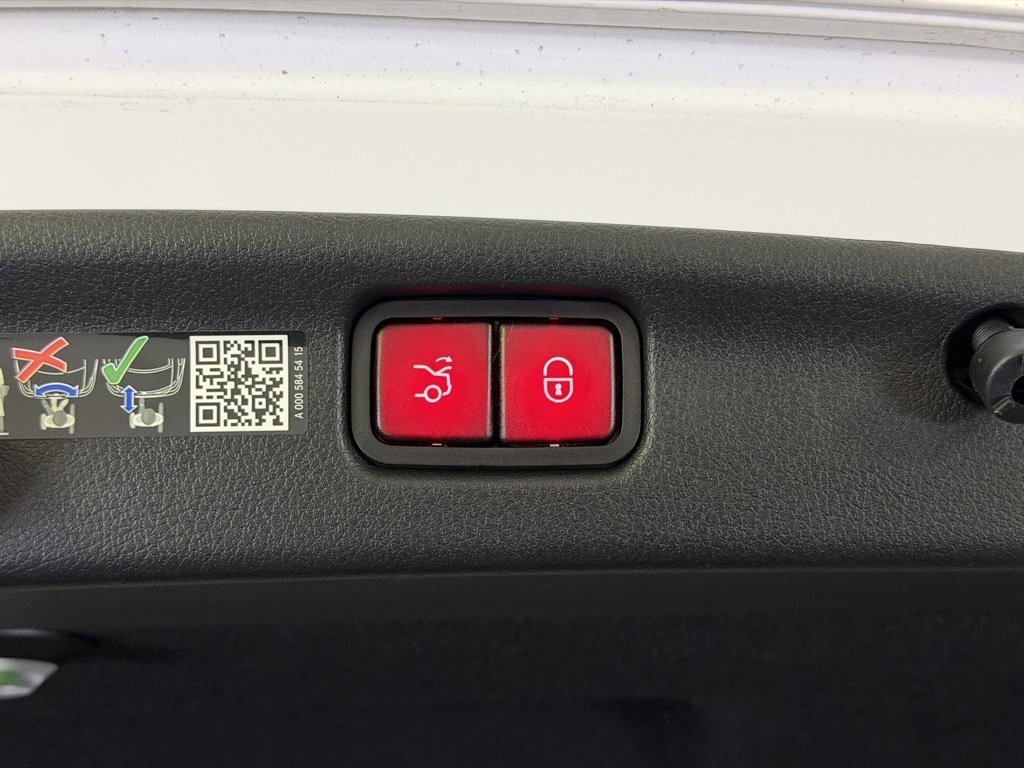 Used 2025 Mercedes-Benz C 300 C 300 image 14