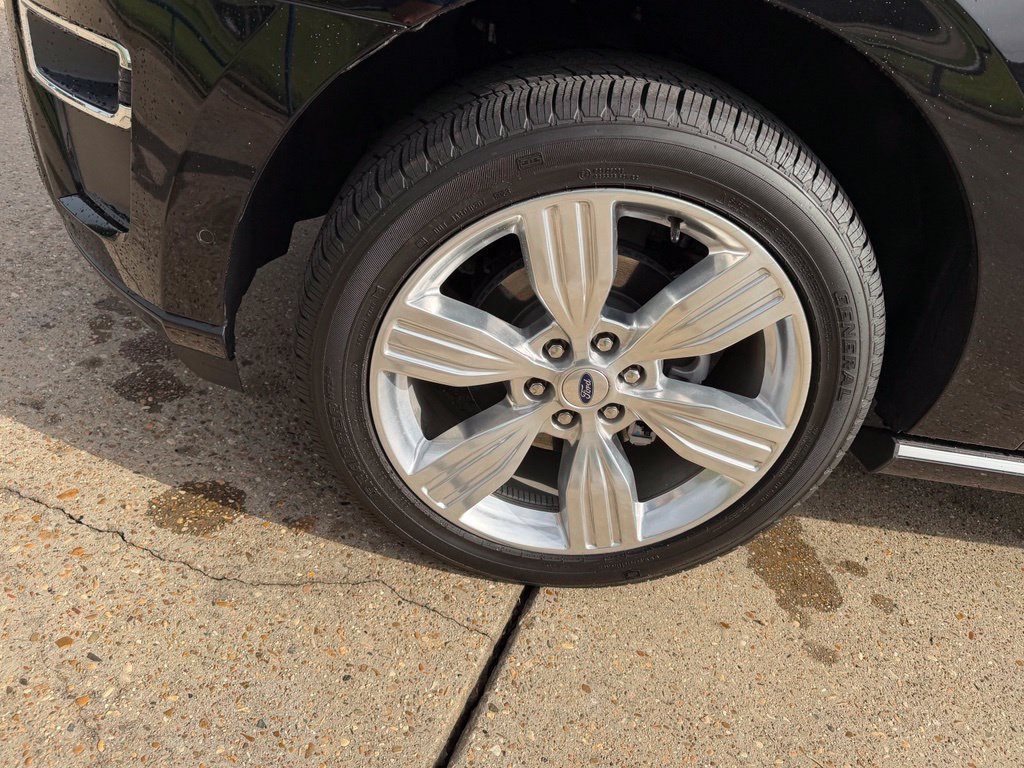 Used 2024 Ford Expedition Platinum RWD image 11