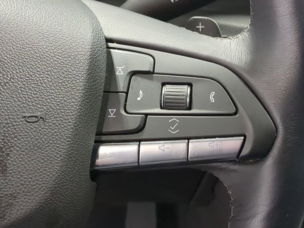 Used 2024 Cadillac XT4 Luxury w/ Cold Weather Package image 37