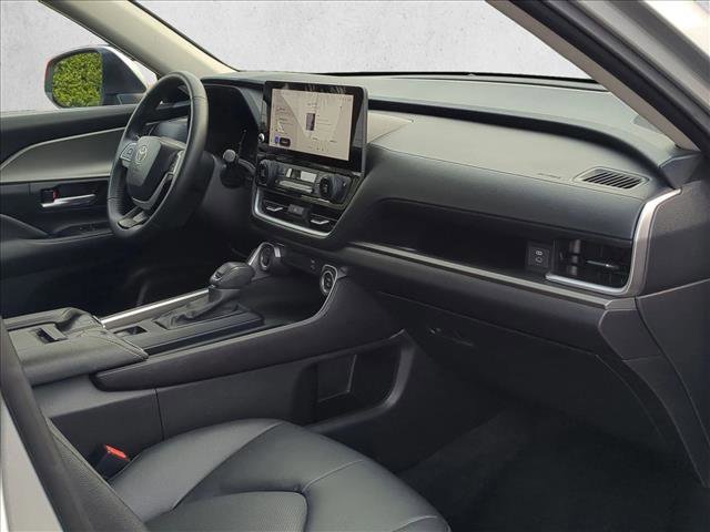 Used 2025 Toyota Grand Highlander FWD image 23