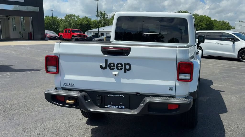 New 2026 Jeep Gladiator Sport AWD/4WD image 6