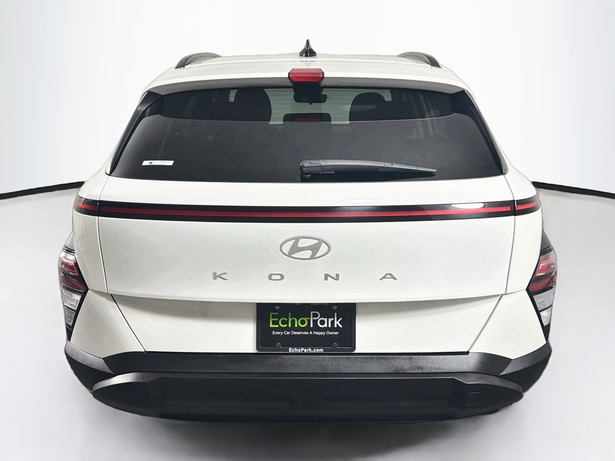 Used 2025 Hyundai Kona SEL FWD image 7