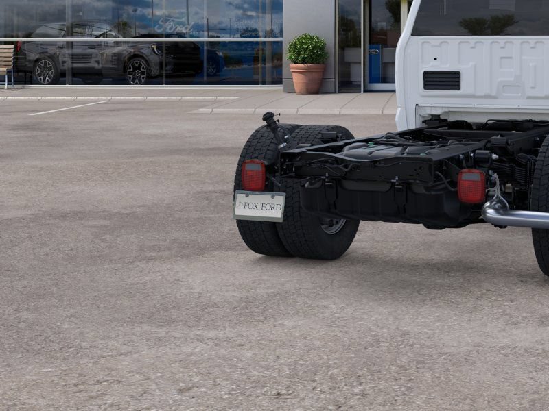 New 2025 Ford F550 4x4 Regular Cab Super Duty image 21