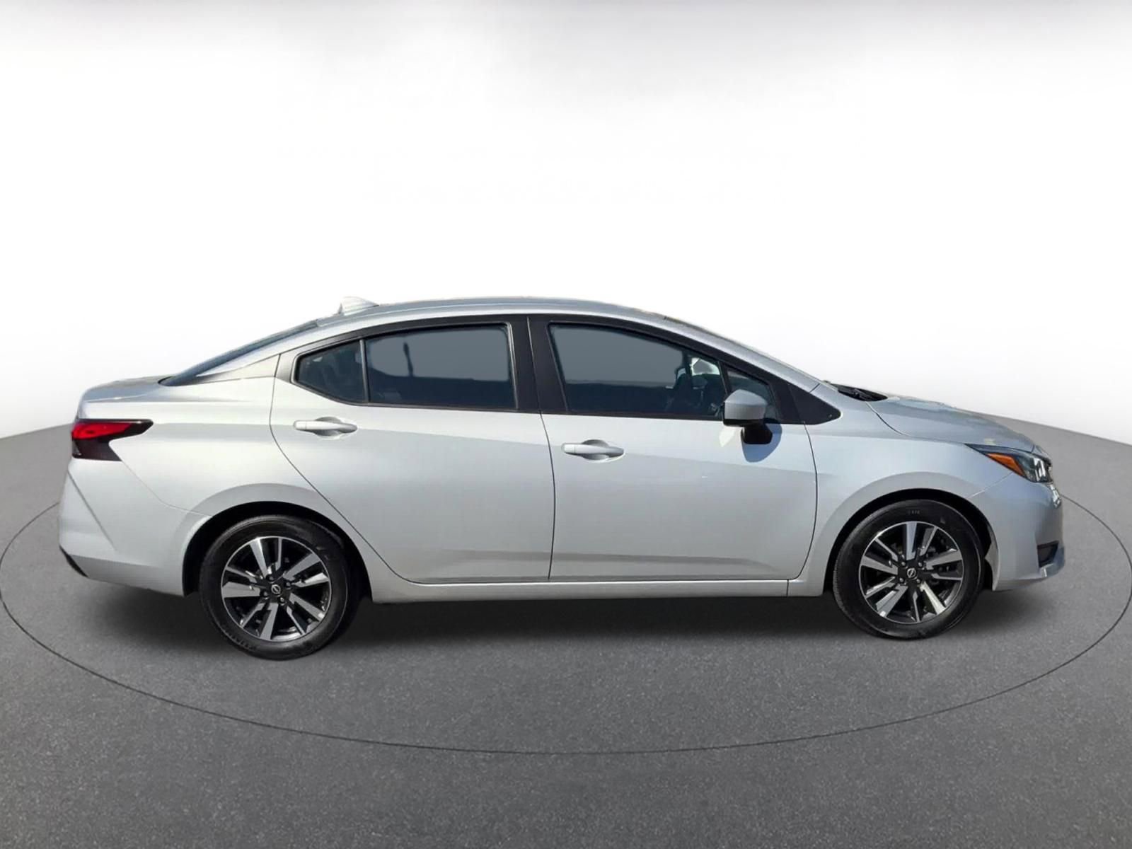 Used 2025 Nissan Versa SV image 16