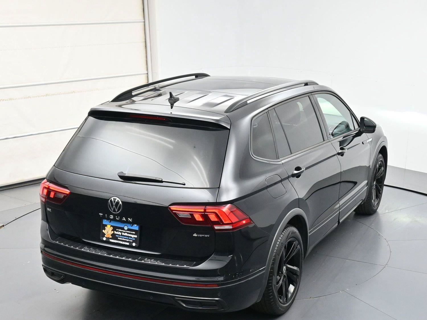 Used 2023 Volkswagen Tiguan SE R-Line AWD/4WD image 33
