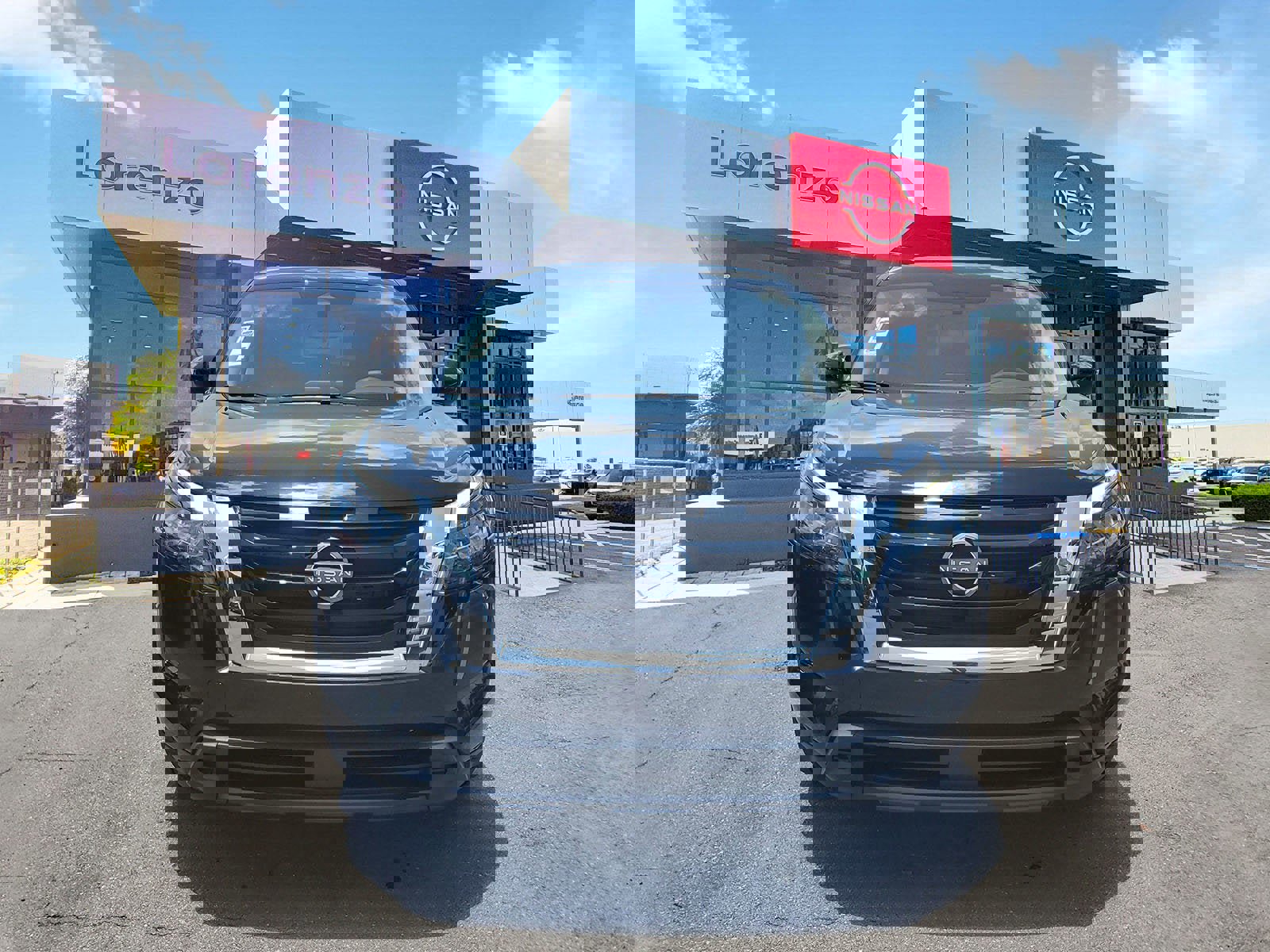 New 2025 Nissan Pathfinder S image 2