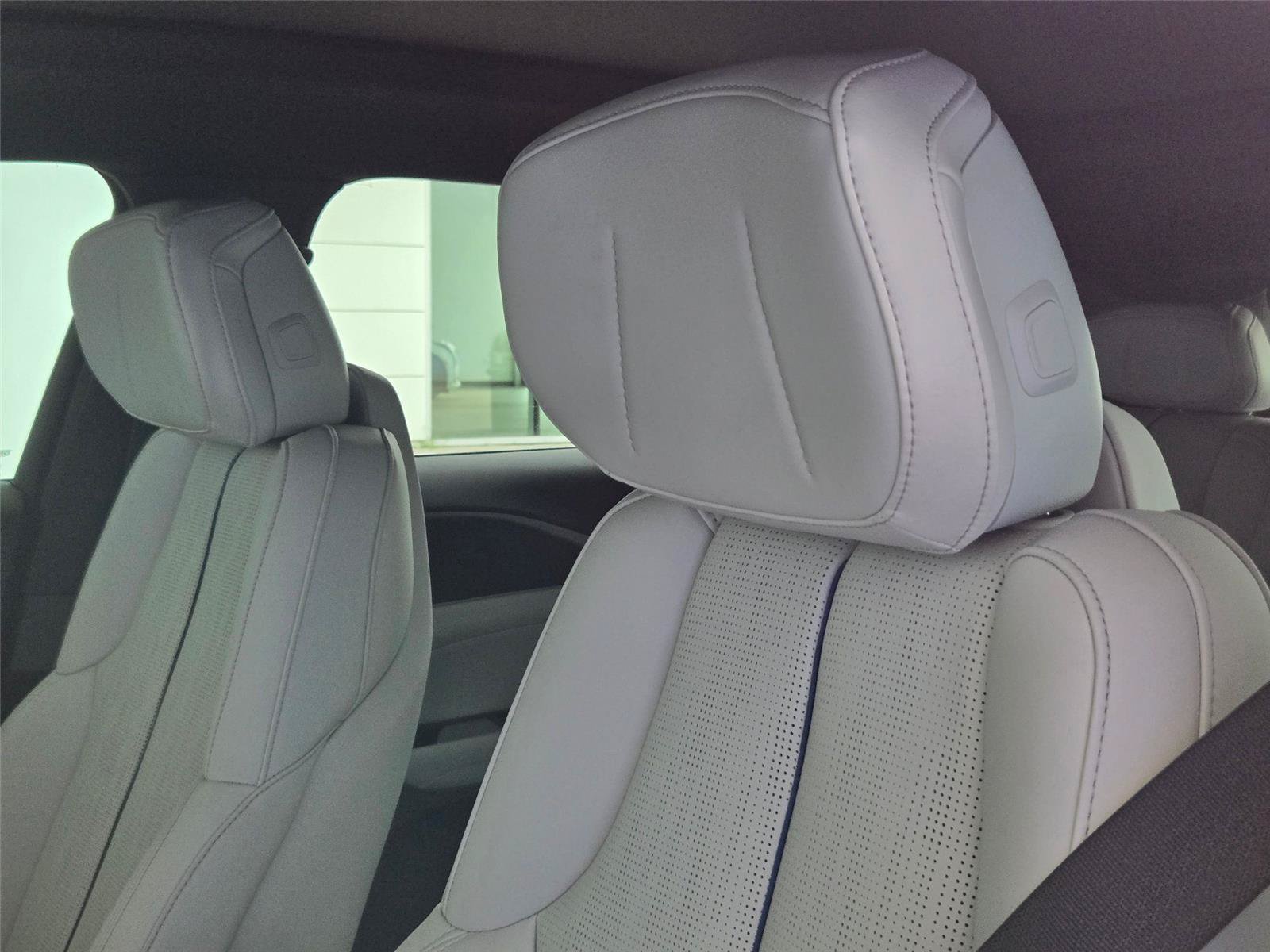 New 2026 Cadillac Lyriq Premium Luxury AWD/4WD image 12