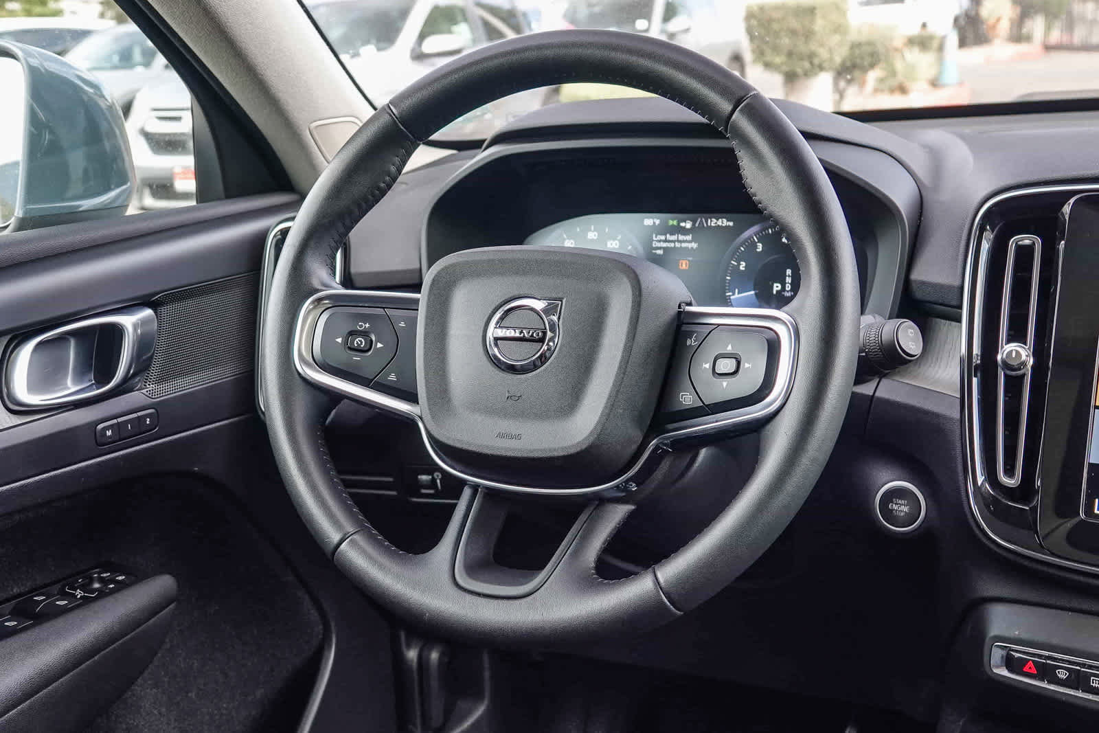 Used 2021 Volvo XC40 T4 Inscription image 27