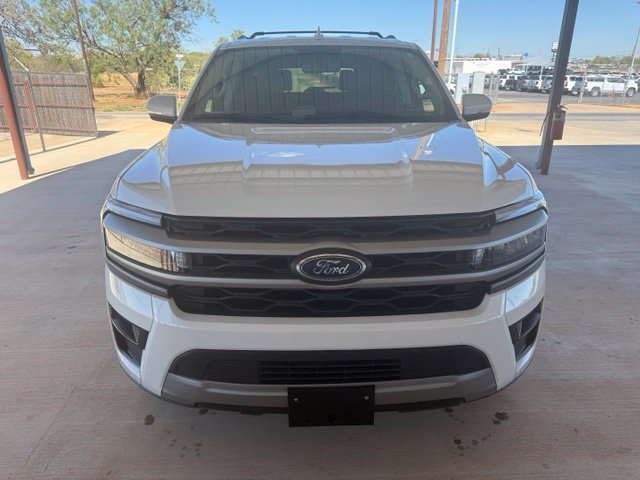 Used 2024 Ford Expedition XLT RWD image 2