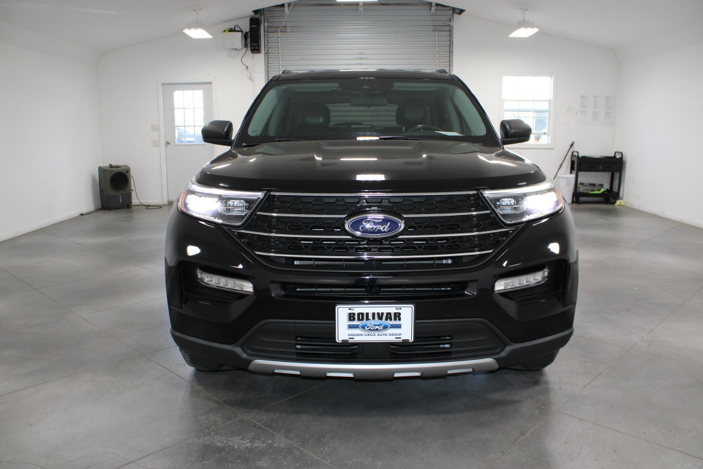 Used 2023 Ford Explorer XLT w/ Equipment Group 202A RWD image 3