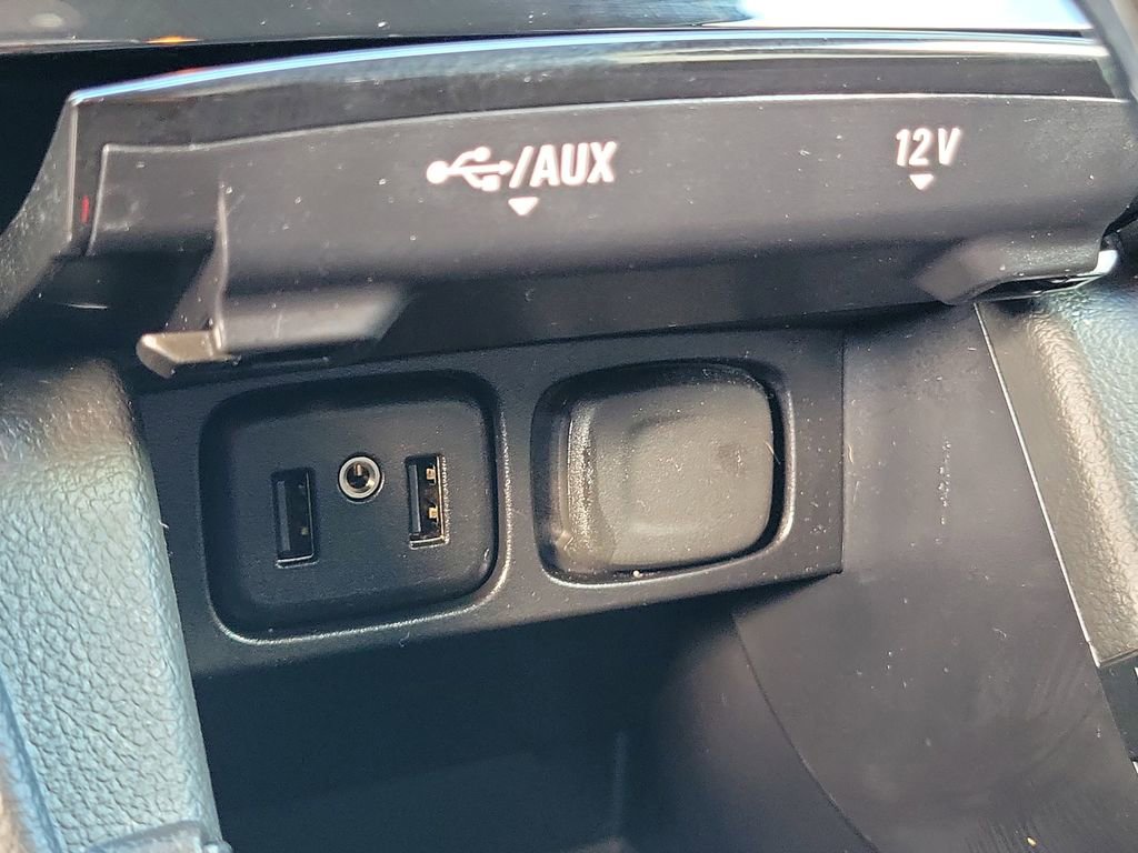 Used 2022 Buick Encore Preferred w/ Safety Package FWD image 31