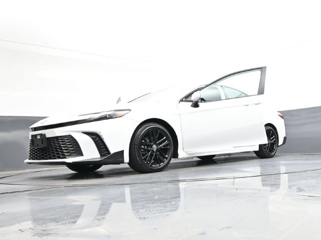 Used 2025 Toyota Camry SE FWD image 44