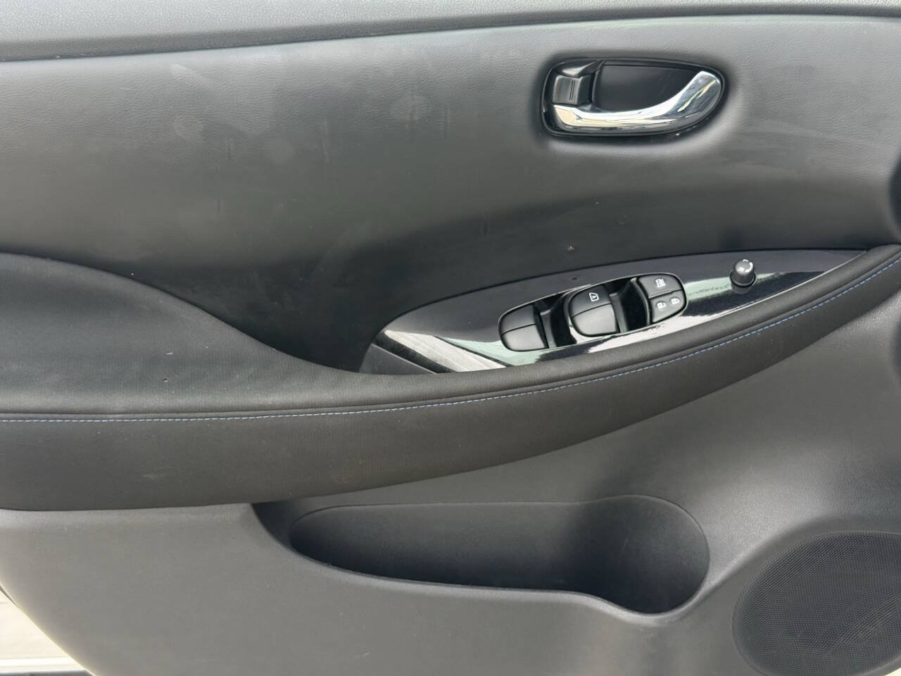 Used 2025 Nissan Leaf SV Plus FWD image 6