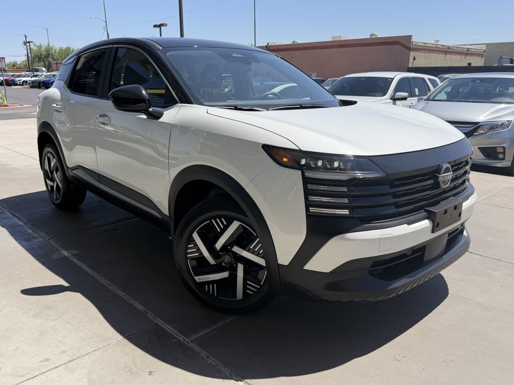 Used 2025 Nissan Kicks SV FWD image 6