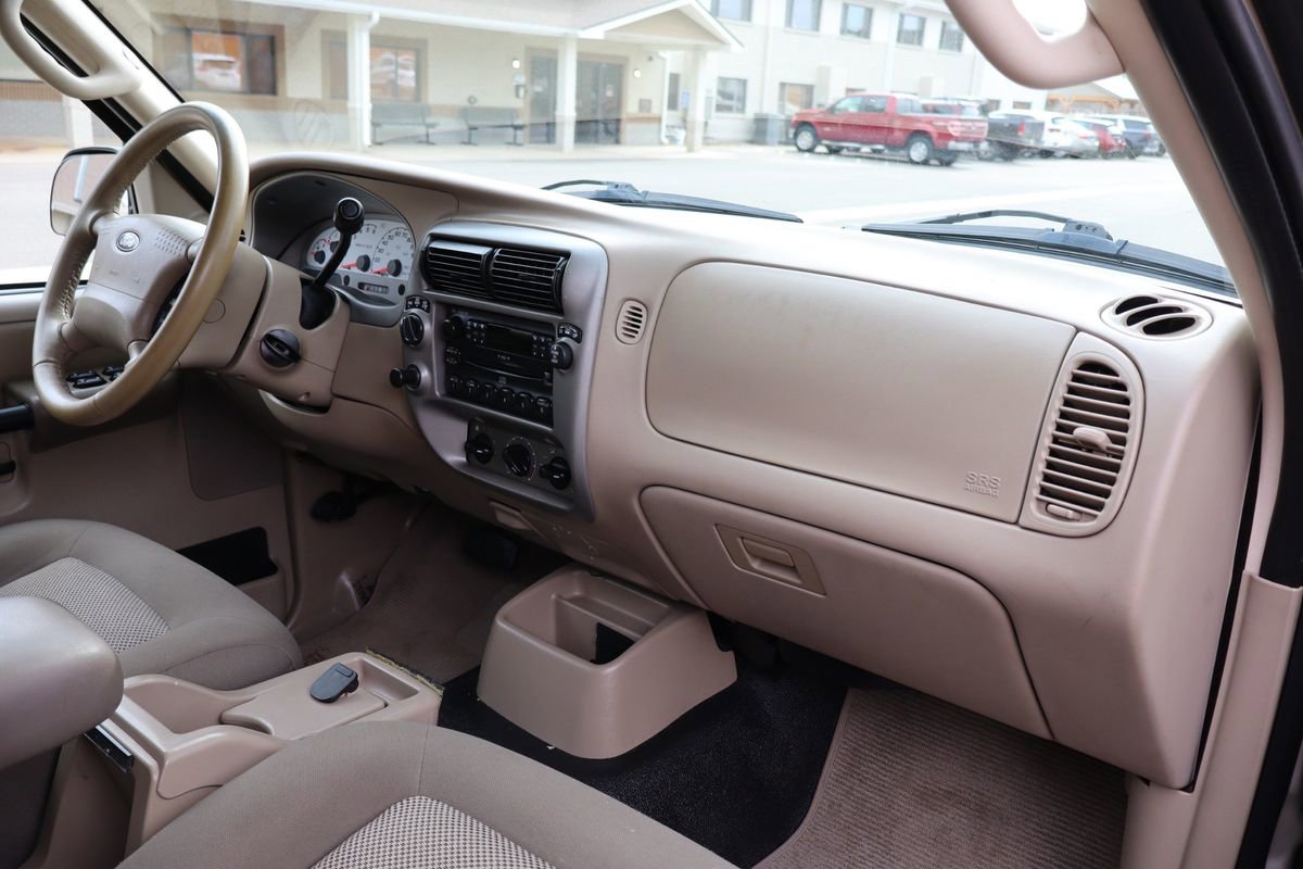 Used 2004 Ford Explorer Sport Trac XLT image 18