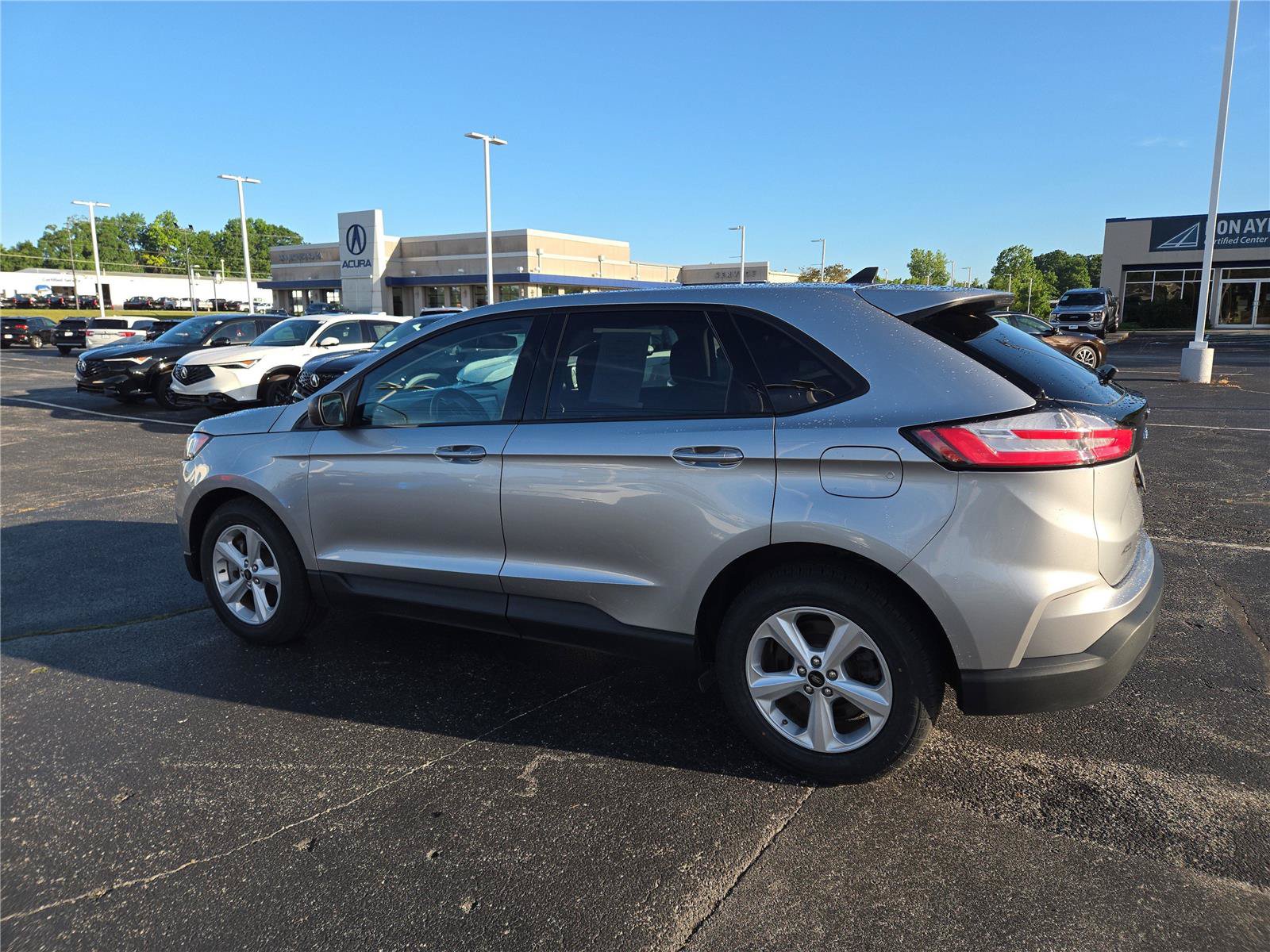 Used 2023 Ford Edge SE AWD/4WD image 25