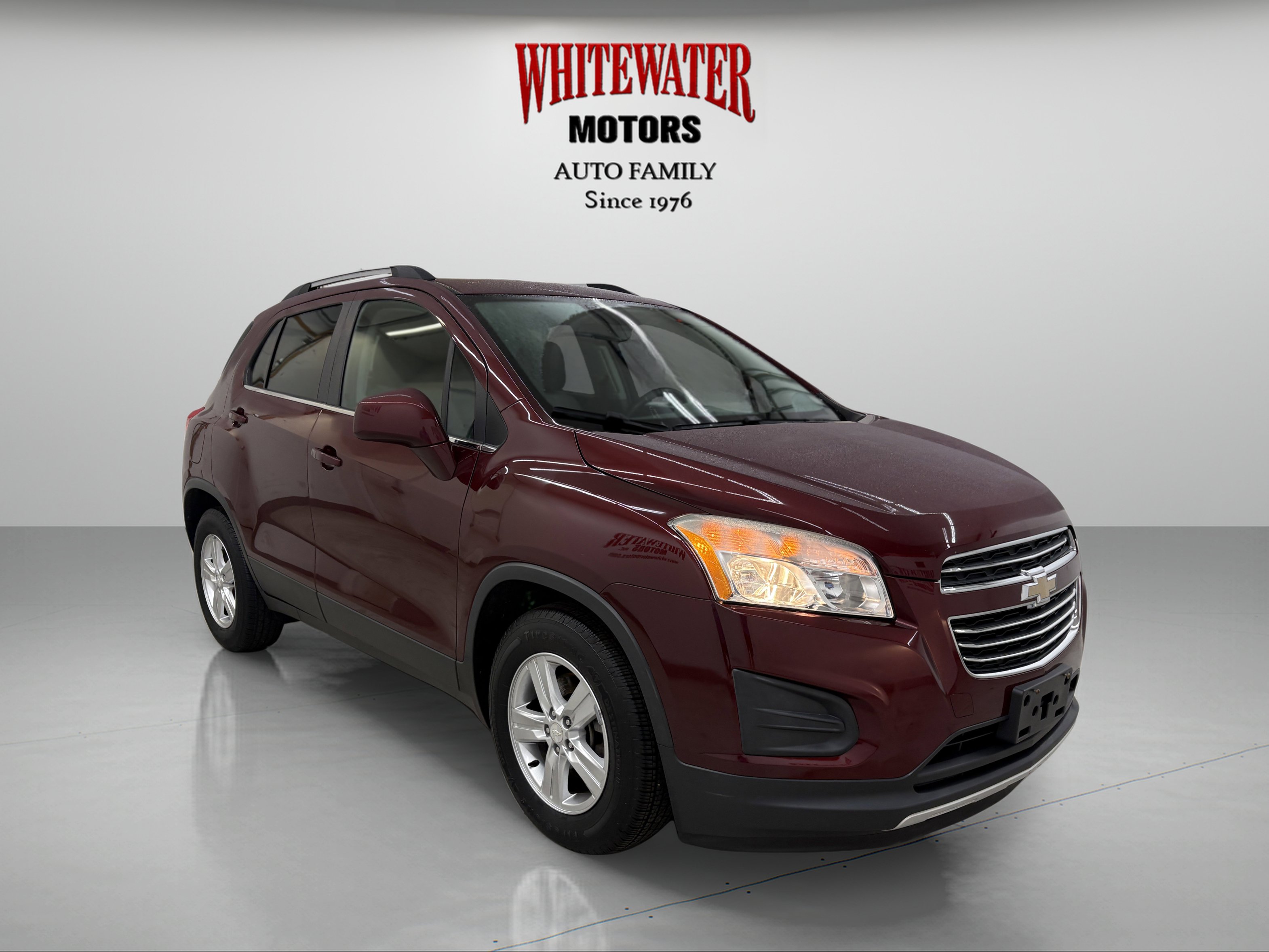 Used 2016 Chevrolet Trax LT w/ LT Sun and Sound Package FWD image 5